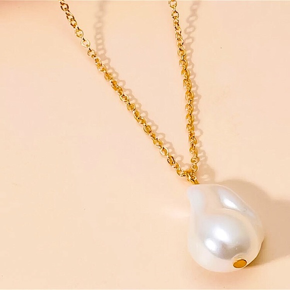 ⚜️[𝟯/$𝟭𝟴]⚜️Big White Pearl Minimalist Choker NEW - Picture 3 of 8